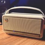 デスクの上に置かれたEdifier MP330