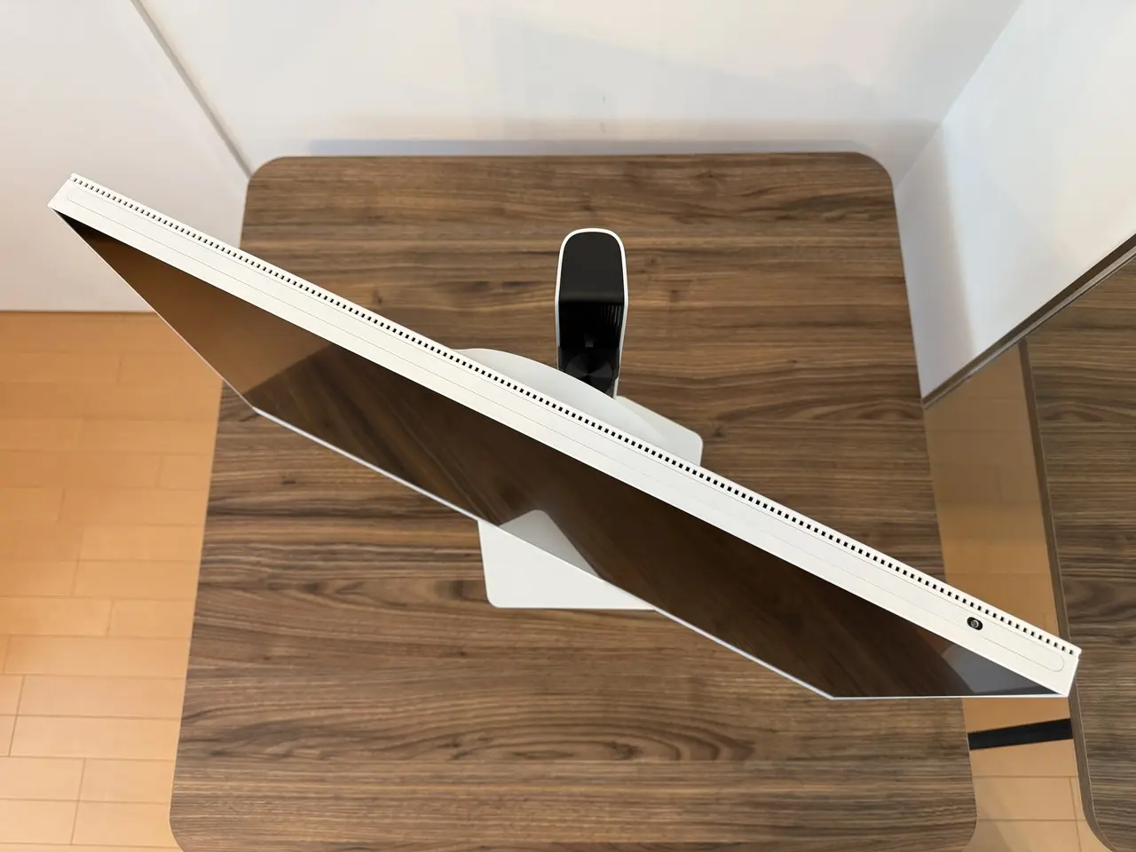 ディスプレイを一番左に向けた状態