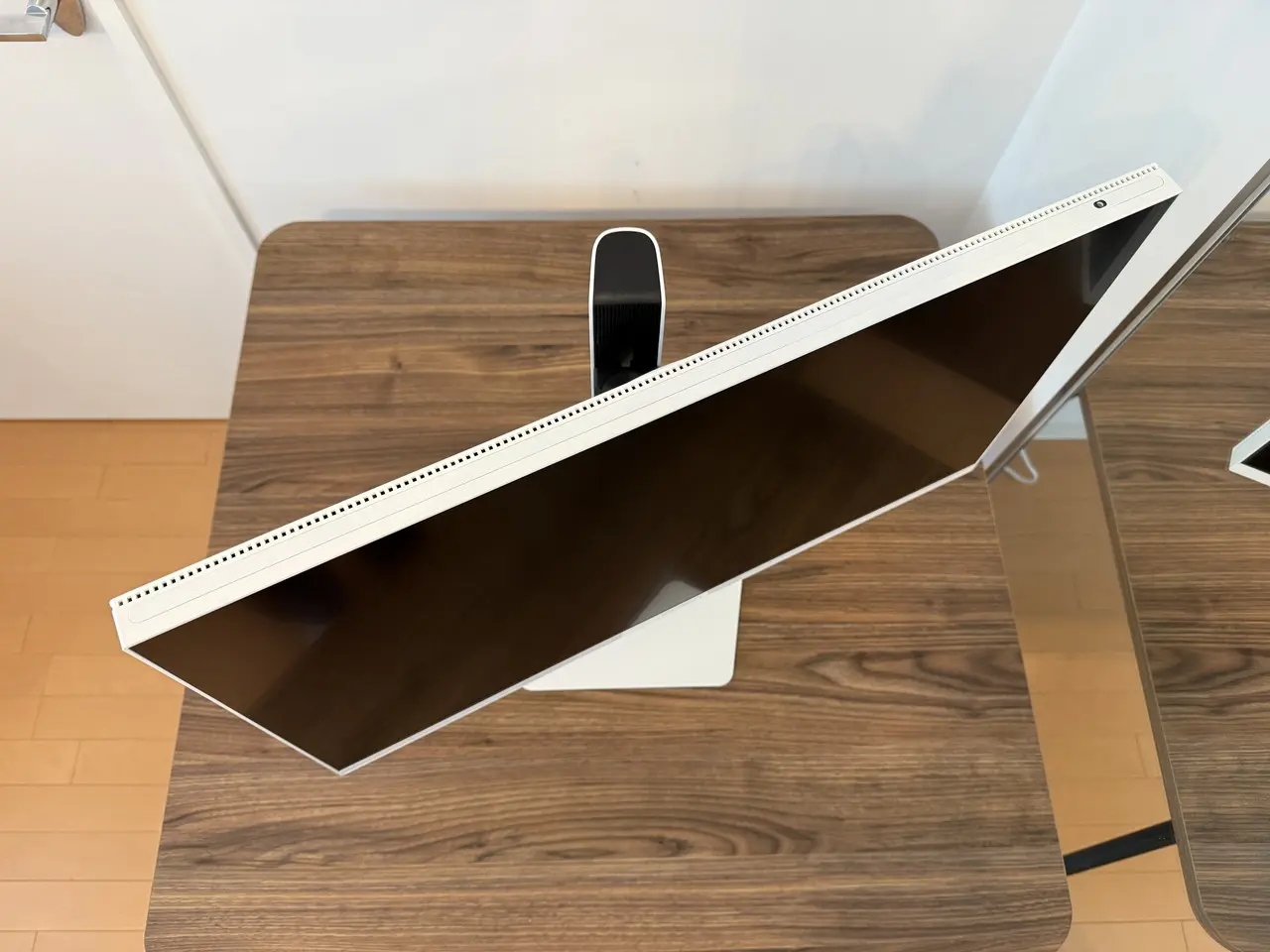 ディスプレイを一番右に向けた状態