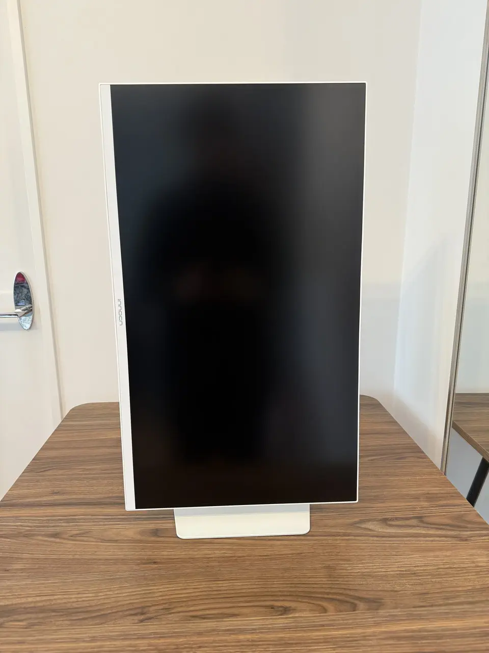 ディスプレイを縦向きにした状態(正面)