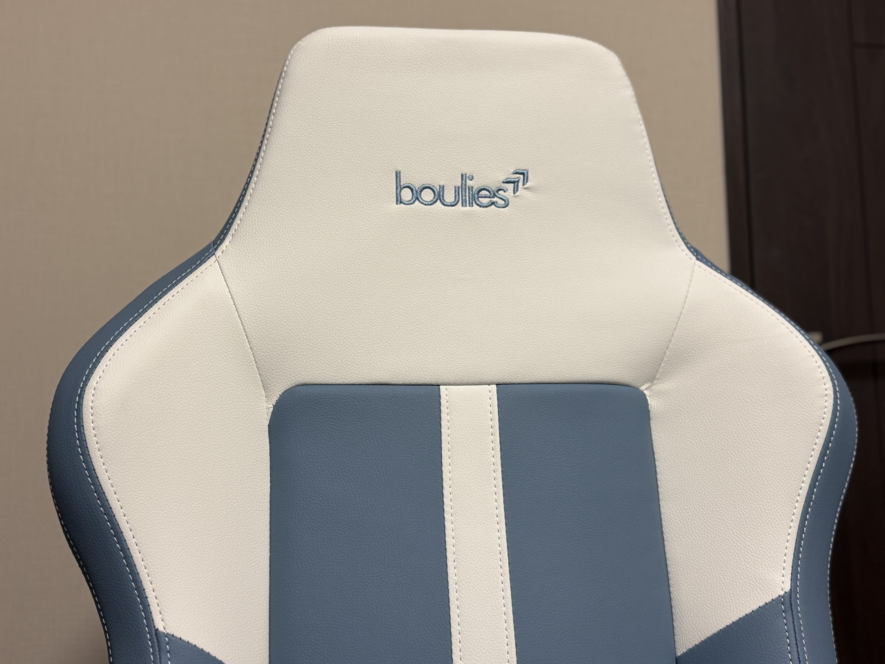 Boulies Master Neoの背もたれ上部