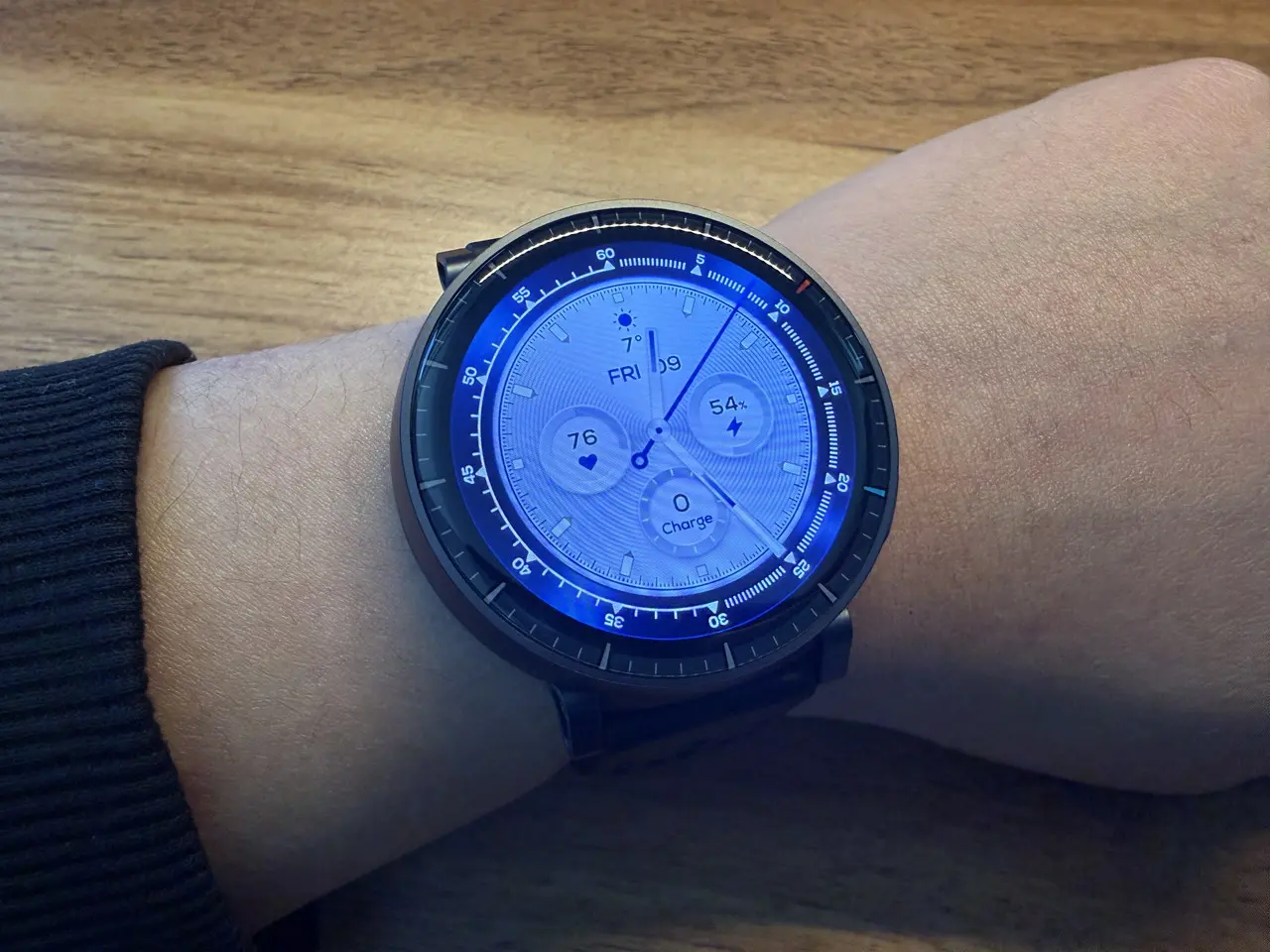 ホワイト系テーマ