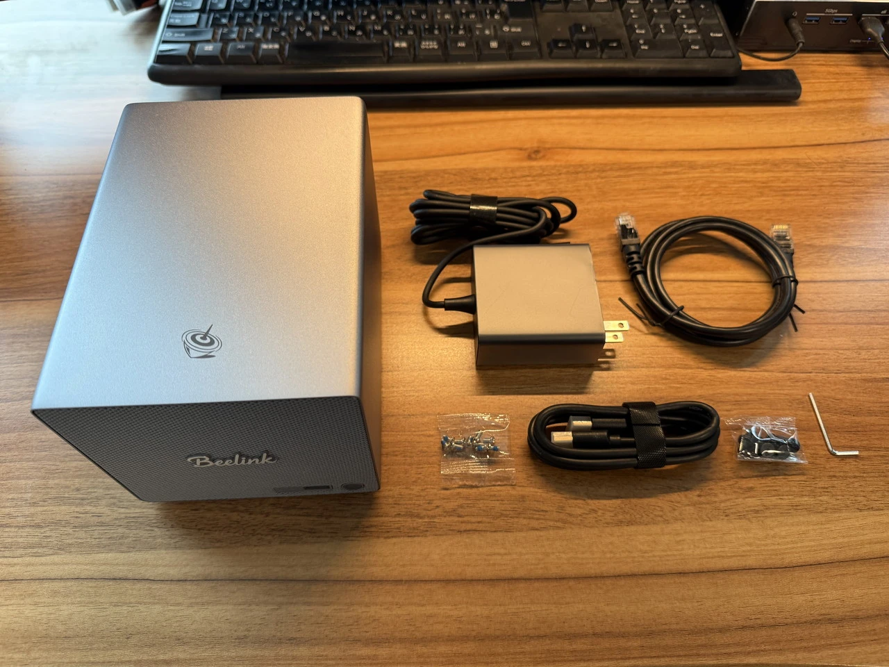 Beelink ME Proの付属品一式