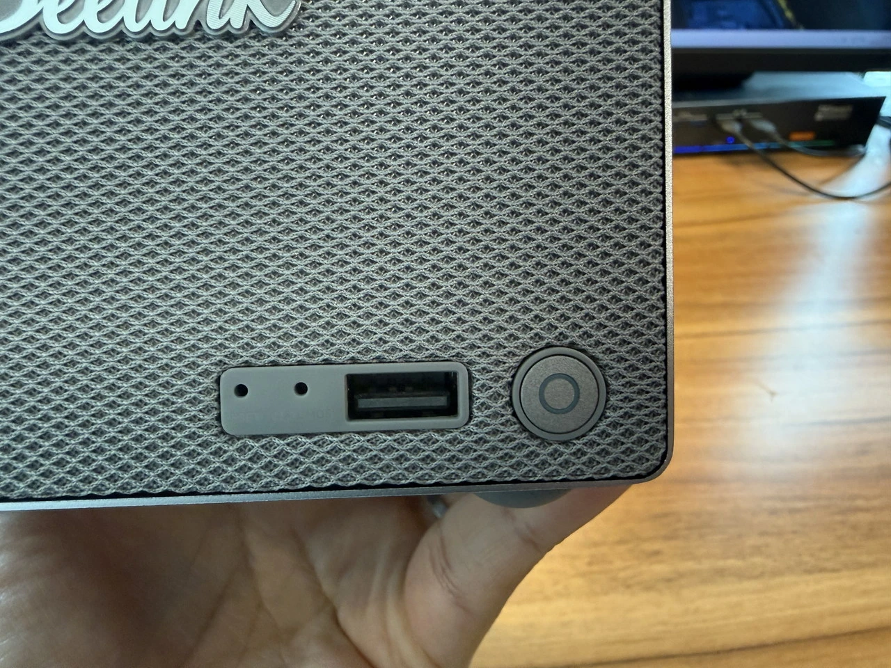 Beelink ME Proの正面インターフェース