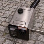 BougeRV 一体型FFヒーターを屋外で使用している様子