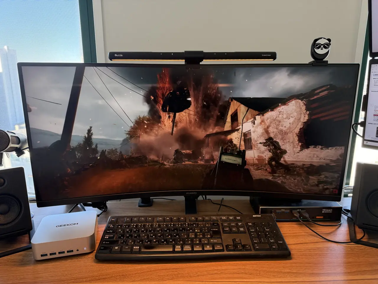 GEEKOM A7 Maxでゲーム動画を視聴している状態