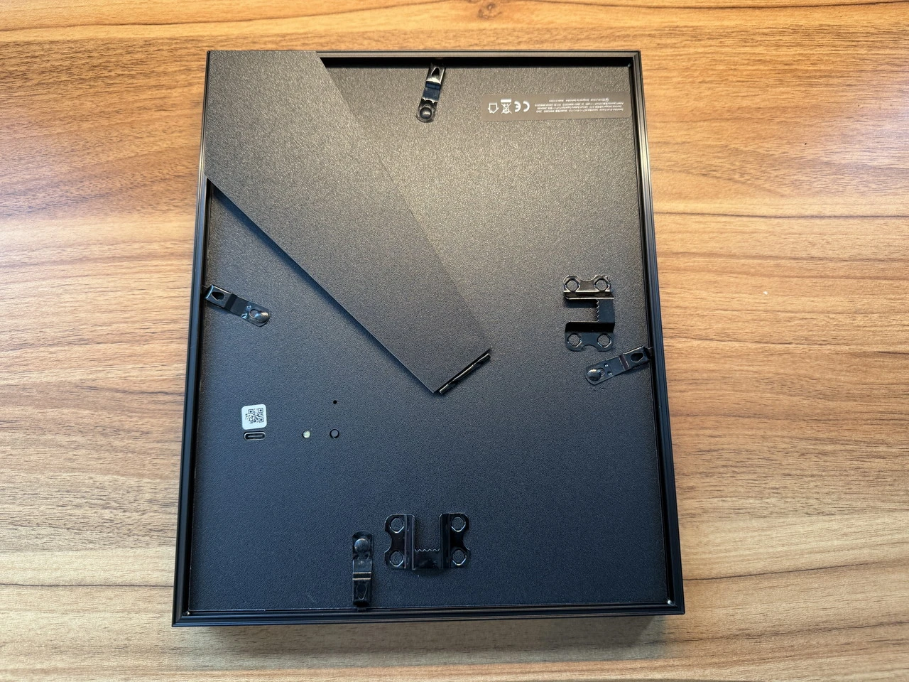 SwitchBot AIアートキャンバスの裏面