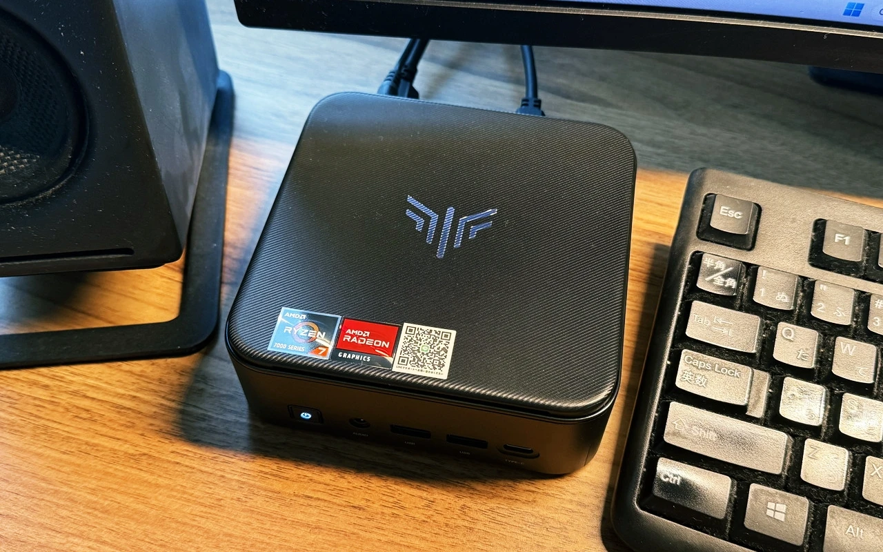 起動中のNiPoGi E3B (7730U)