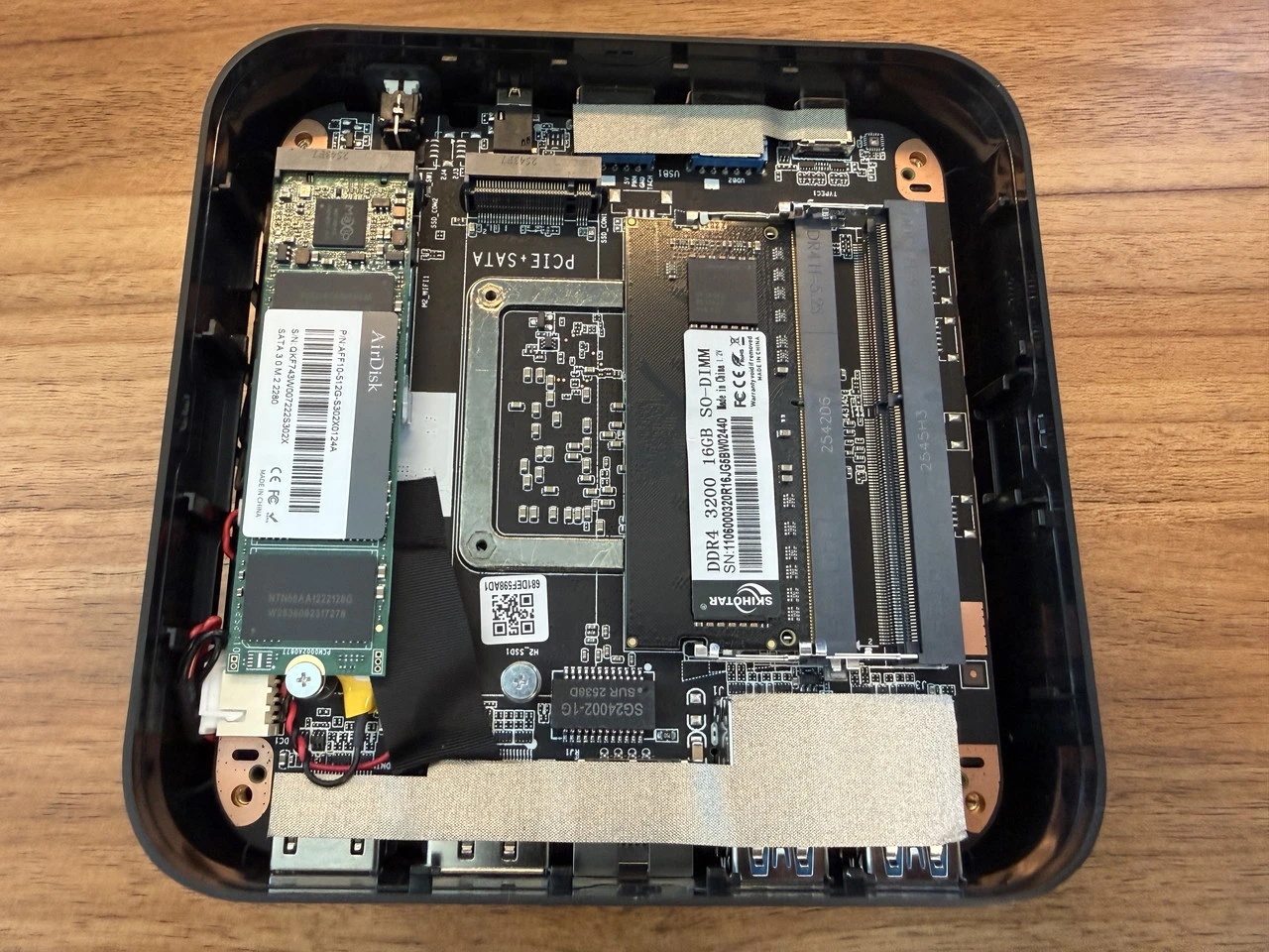 NiPoGi E3B (7730U)の内部基板