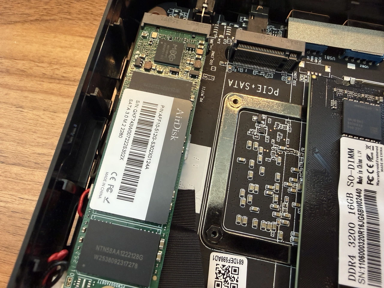 NiPoGi E3B (7730U)の内部基板1