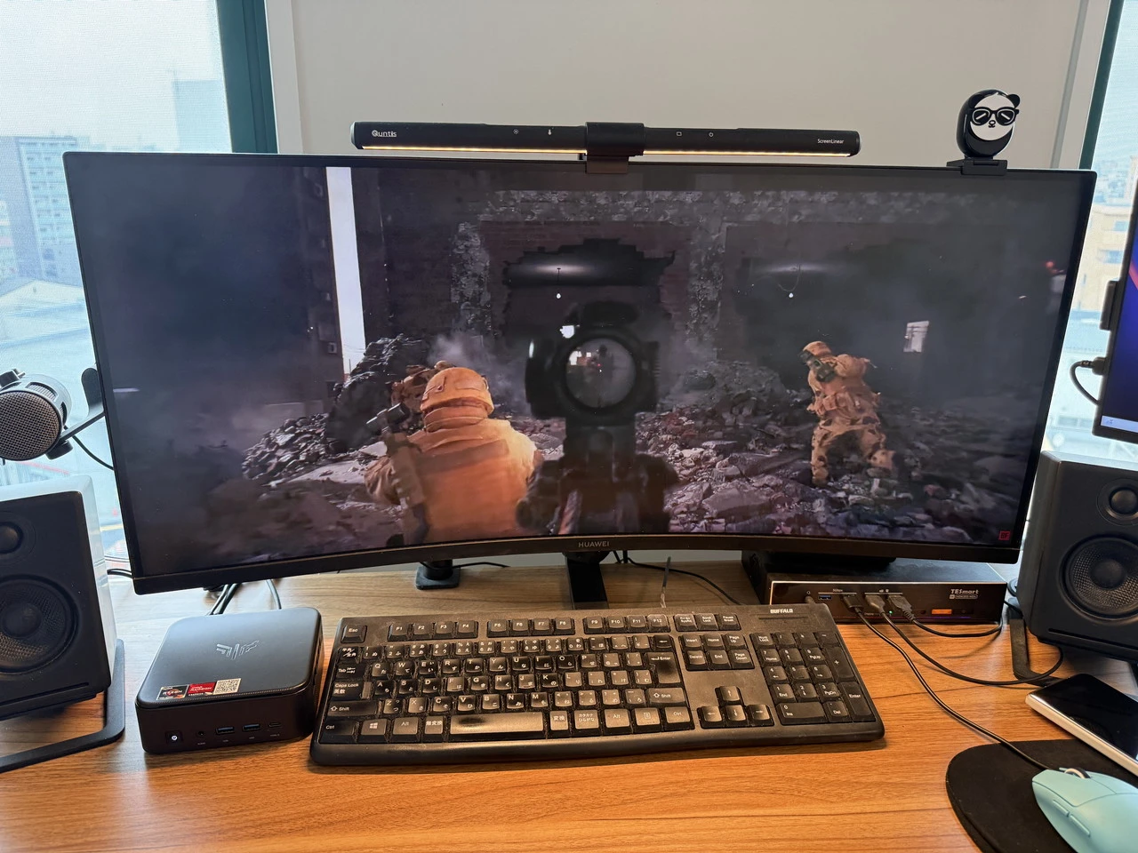 NiPoGi E3B (7730U)で動画を再生している様子1