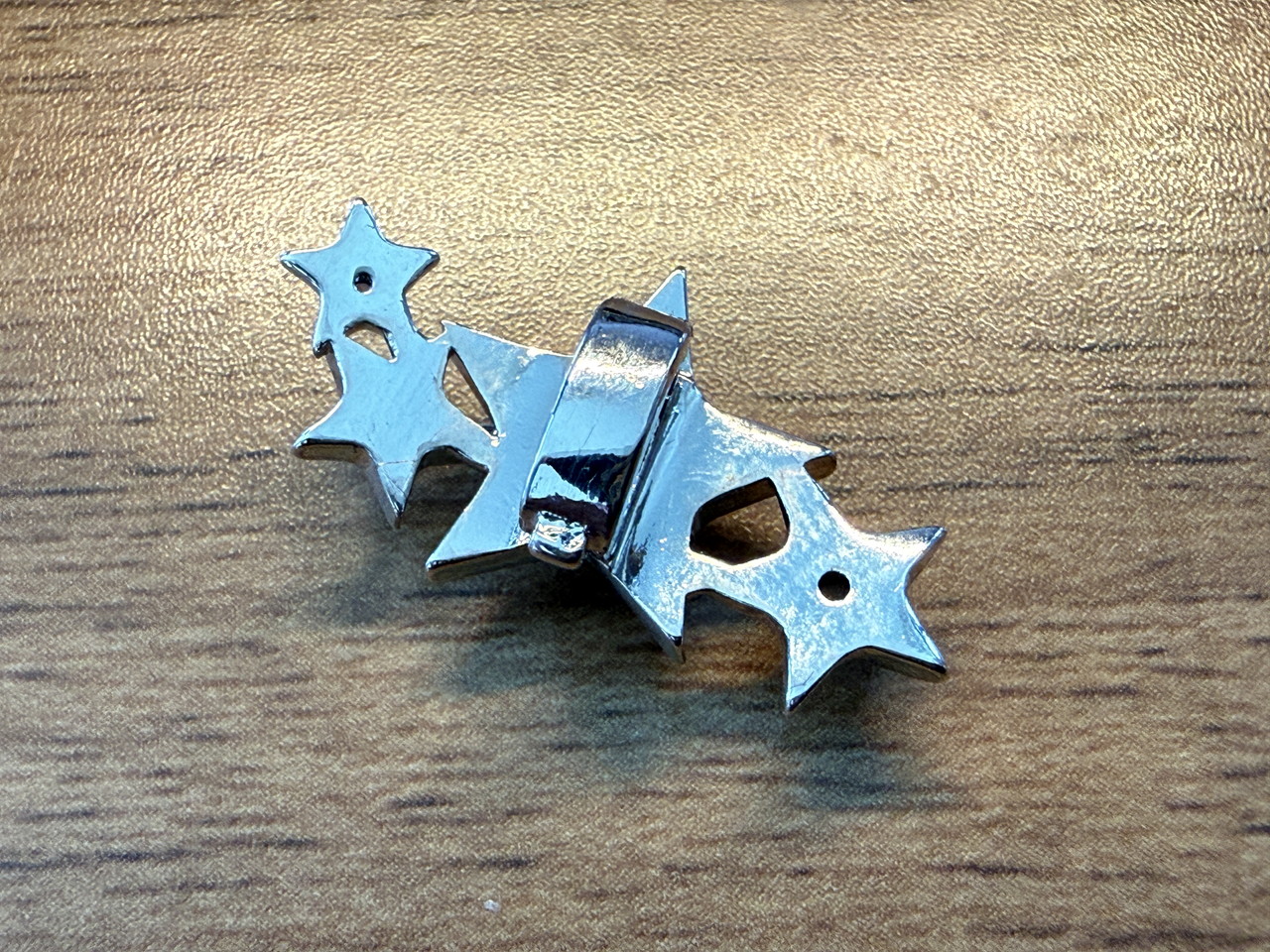 星形アクセサリーの裏面