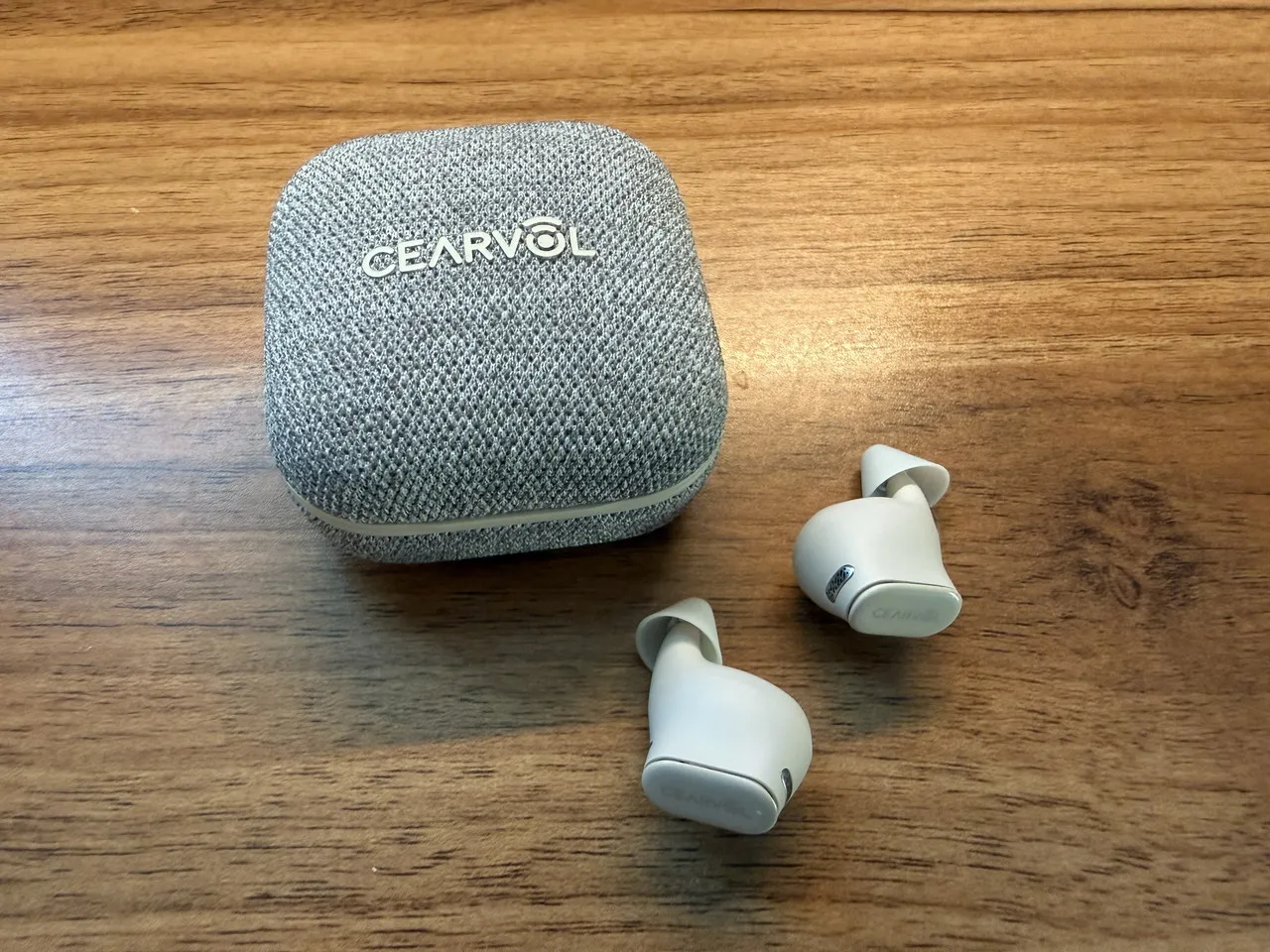 Cearvol Wave Liteのケースとイヤホン本体