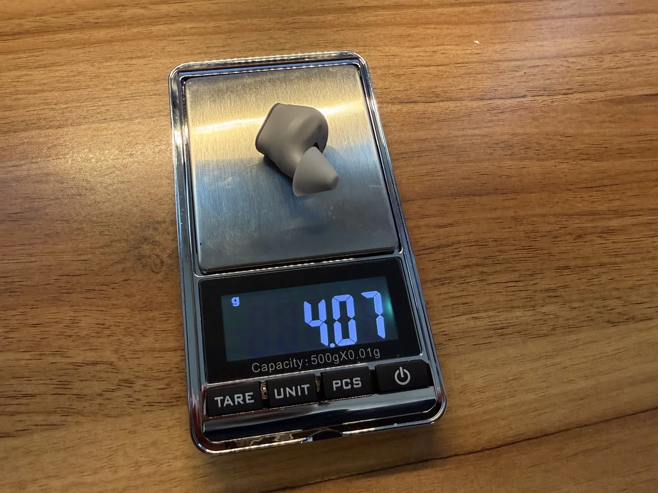 Cearvol Wave Liteのイヤホン単体を計量している