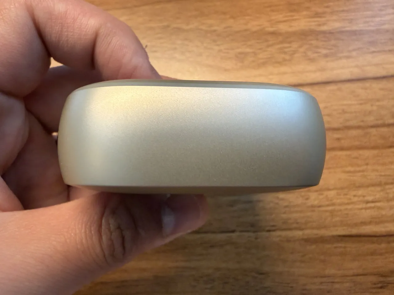 Cearvol Waveの充電ケースの上部