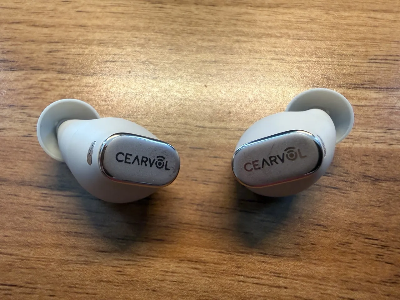 Cearvol Waveのイヤホン本体(外側)