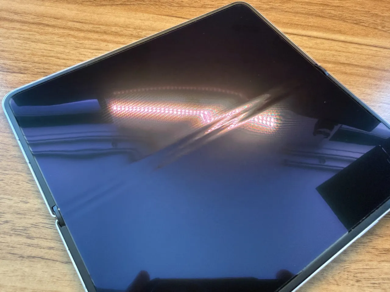 OPPO Find N5の折り目