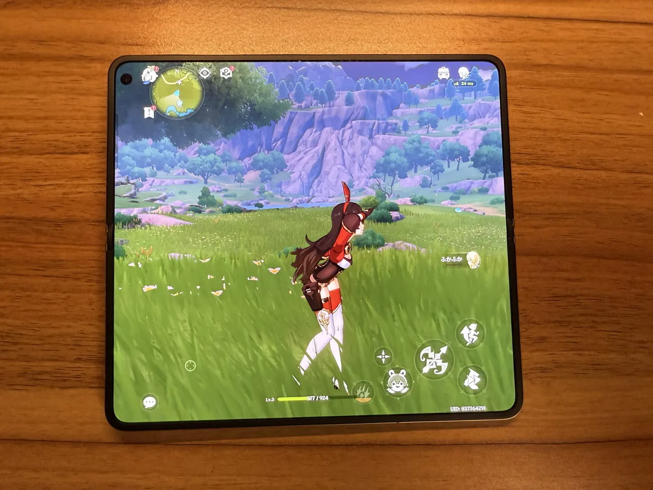 OPPO Find N6で原神をプレイしている