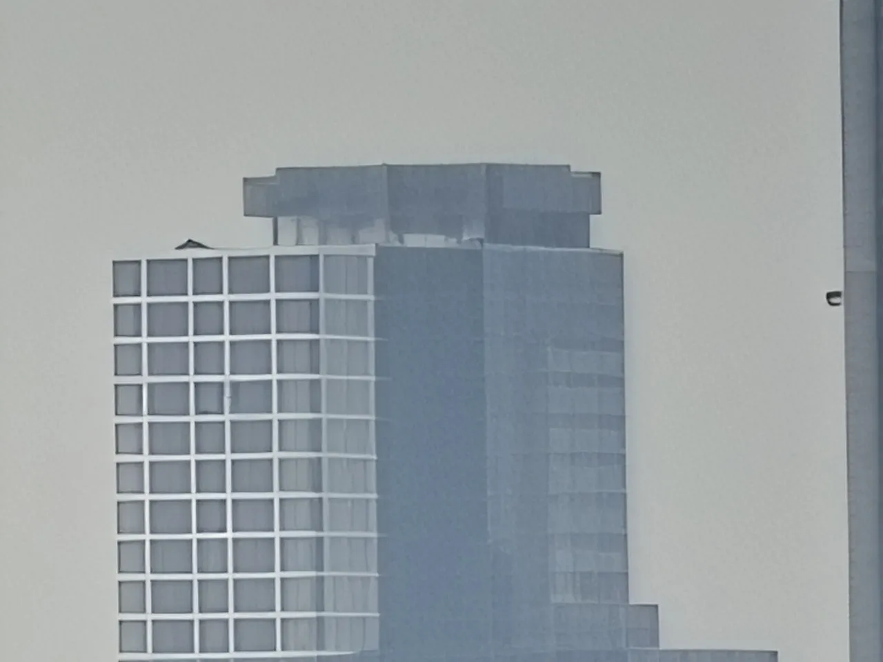 OPPO Find N6で撮影した屋外(120倍)