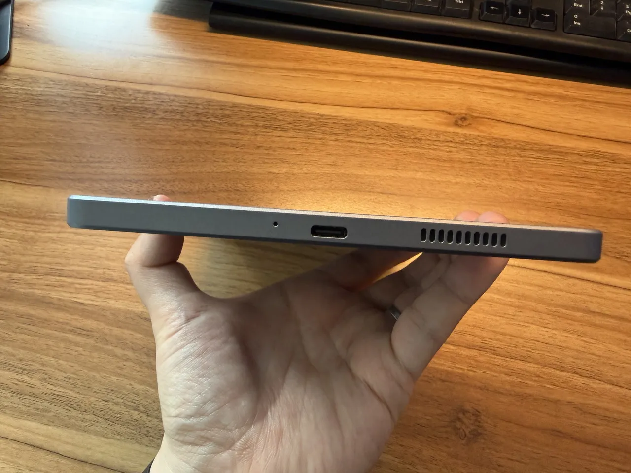 ALLDOCUBE iPlay 80 mini Ultraの下部インターフェース