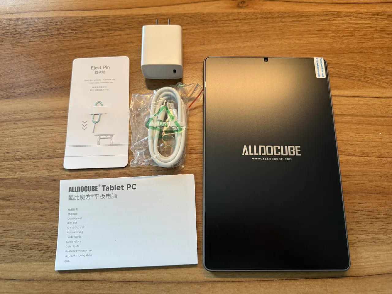 ALLDOCUBE iPlay 80 mini Ultraのパッケージ付属品一式
