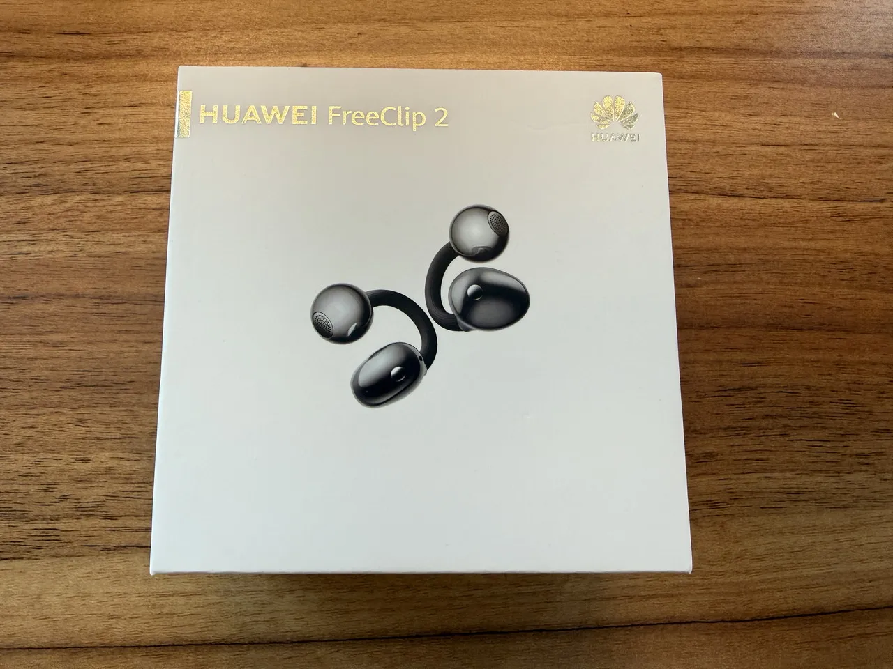 HUAWEI FreeClip 2の充電ケースのフタを開けた