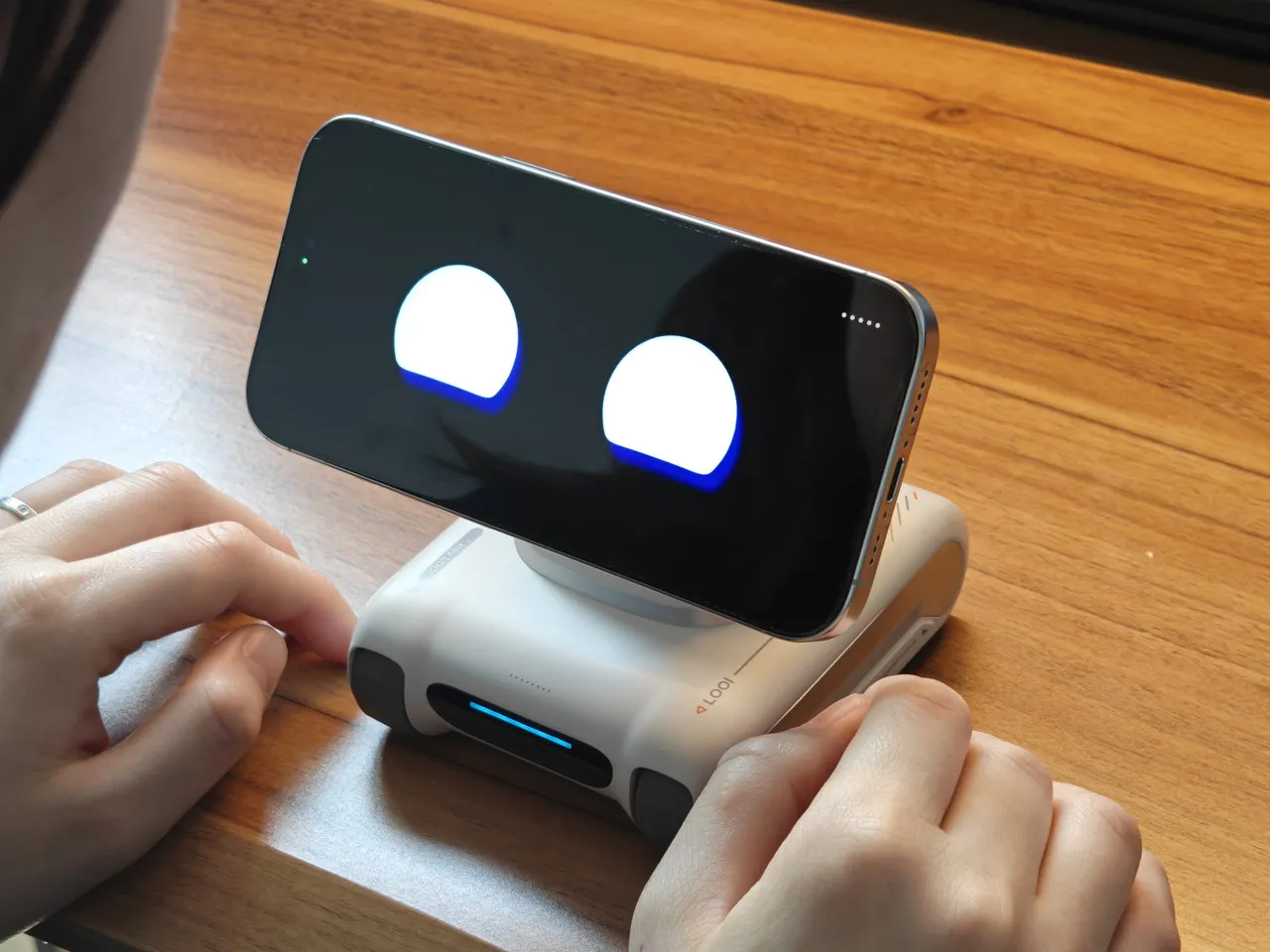 ユーザーに向き合ってくれるLOOI（ルーイ）