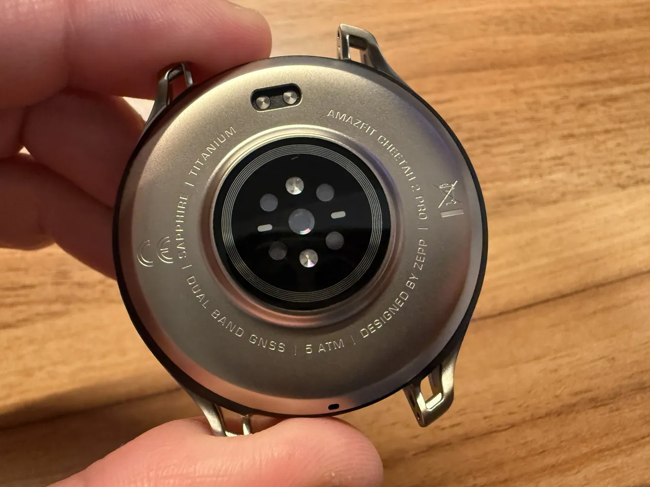 Amazfit Cheetah 2 Proの裏面