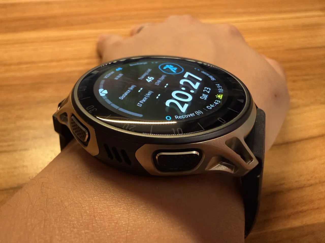 手首のAmazfit Cheetah 2 Pro