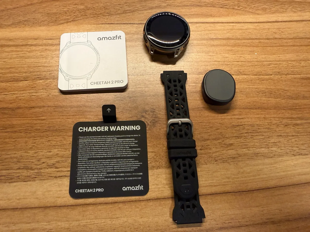 Amazfit Cheetah 2 Proのパッケージ付属品一式
