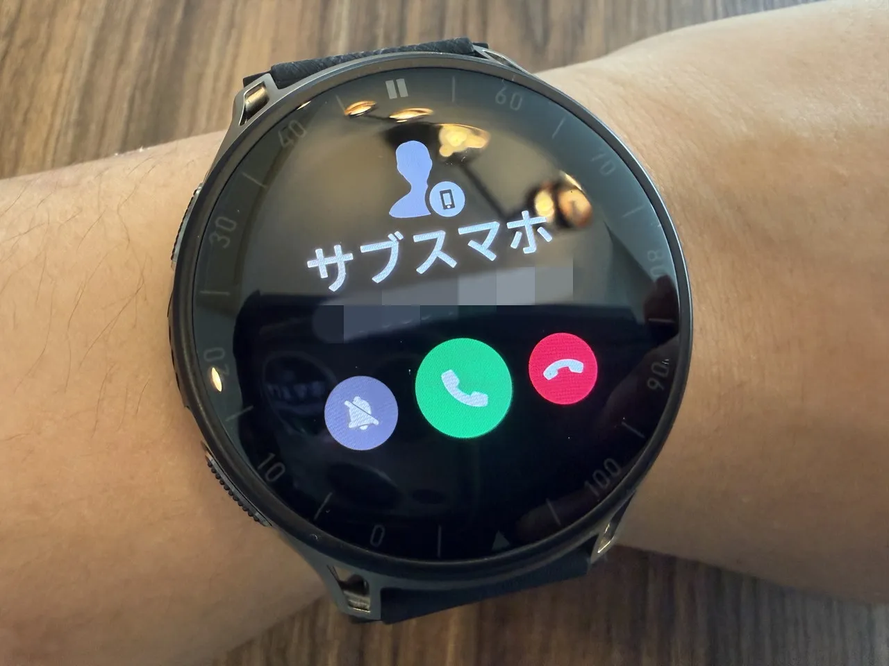 Amazfit Cheetah 2 Proで通話機能を試用している