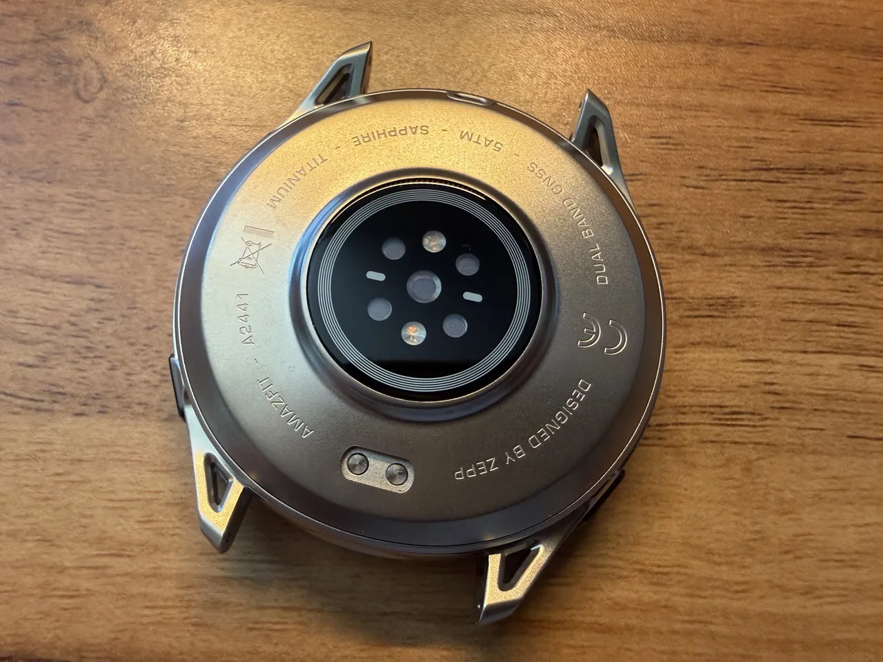 Amazfit Cheetah 2 Ultraの本体裏側