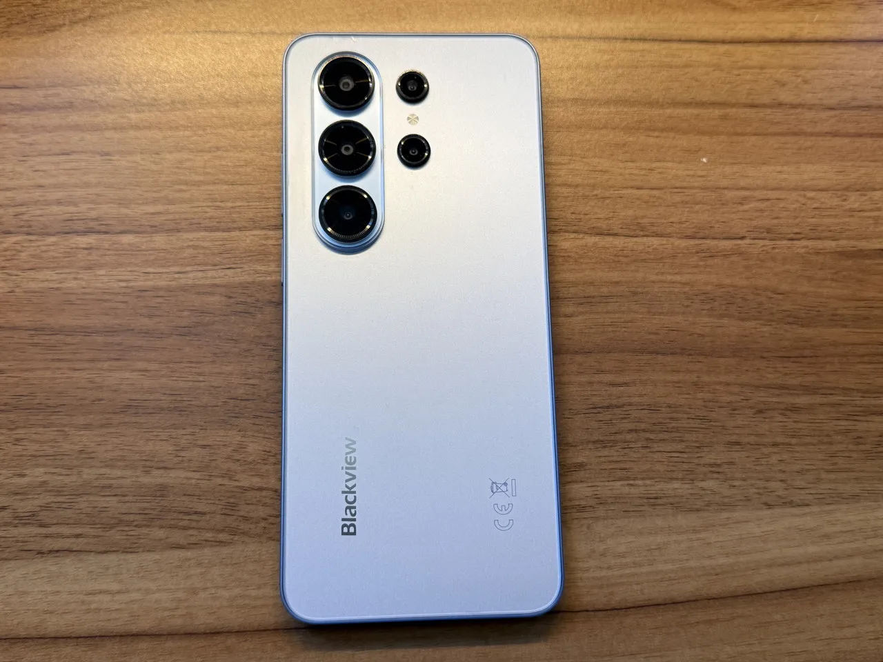 Blackview WAVE 10Cの背面