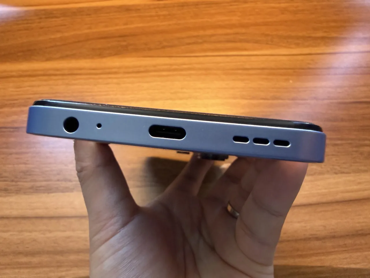 Blackview WAVE 10Cの下部インターフェース