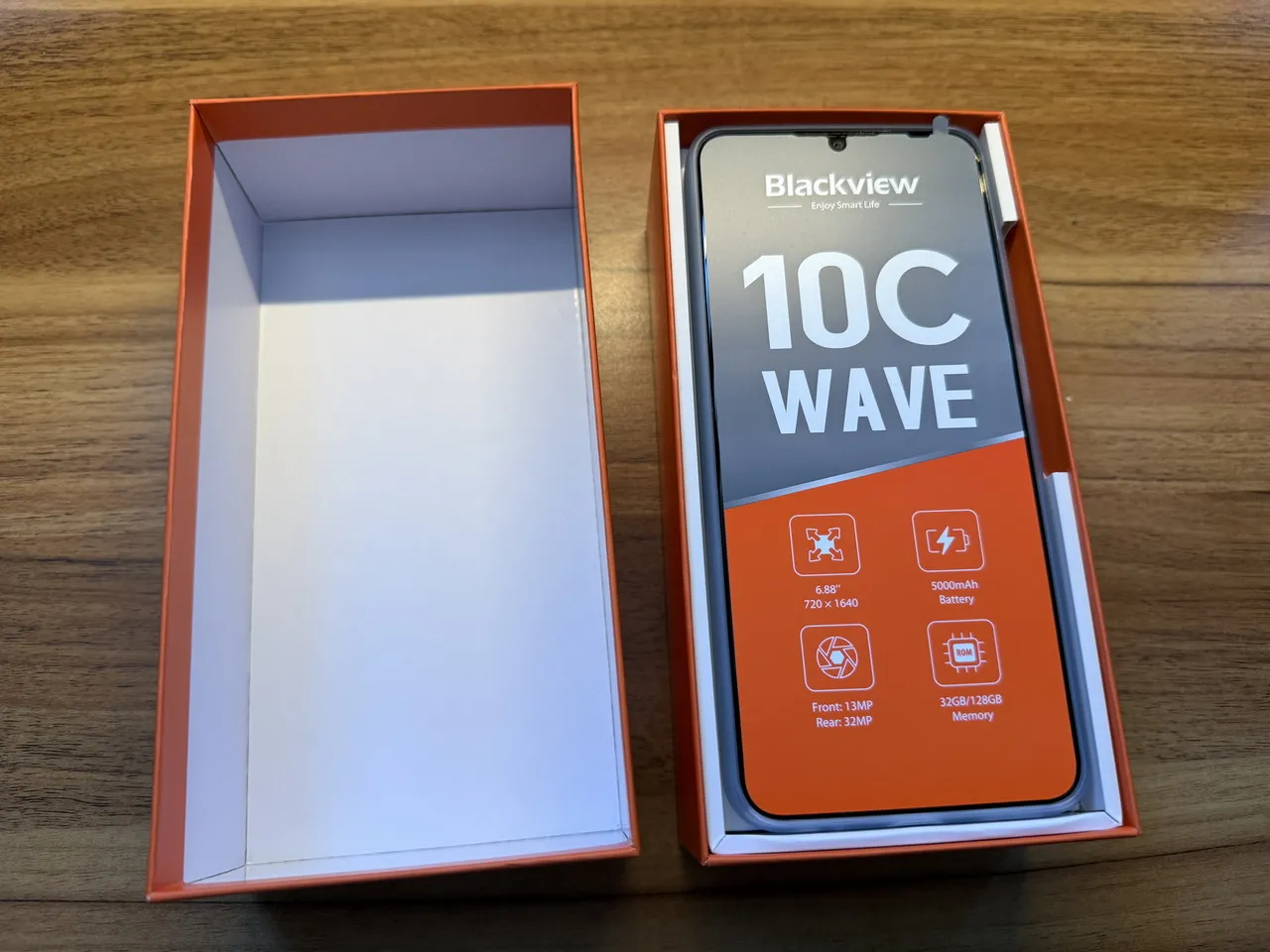 Blackview WAVE 10Cの箱を開けた