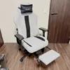 洋室に置かれたBoulies Master Rex