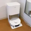部屋の隅に設置されたDreame L10s Ultra Gen 3