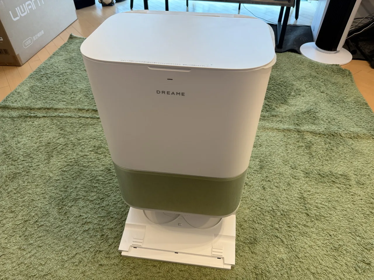 全自動充電ステーションの外観