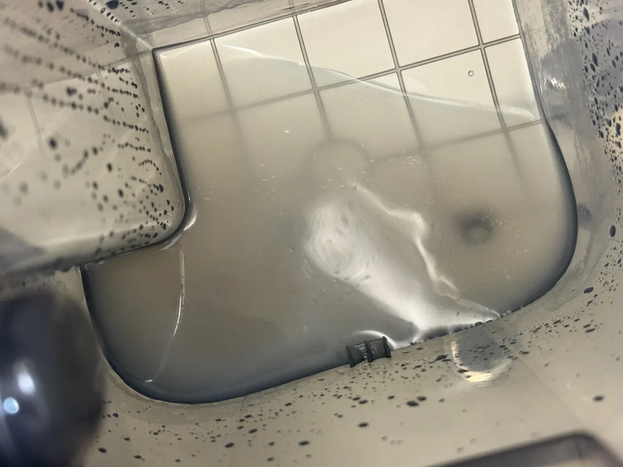 モップ洗浄後の汚水
