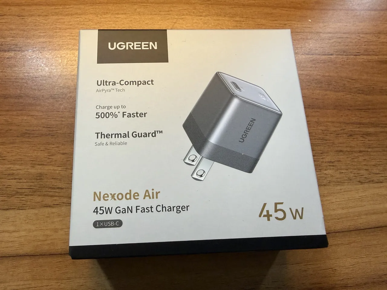 UGREEN Air モバイルバッテリーの外箱