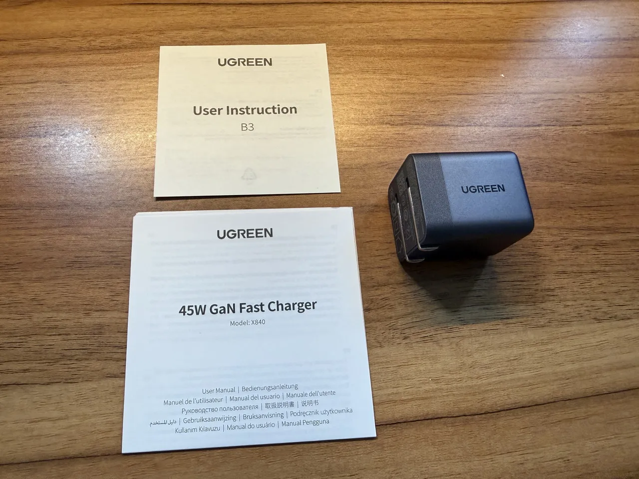 UGREEN Air 45W USB-C充電器のパッケージ付属品一式