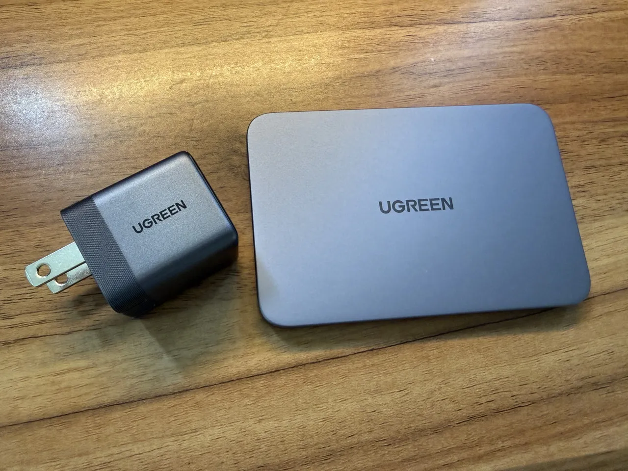 UGREEN Air 45W USB-C充電器とUGREEN Air 5000mAh マグネット式モバイルバッテリー