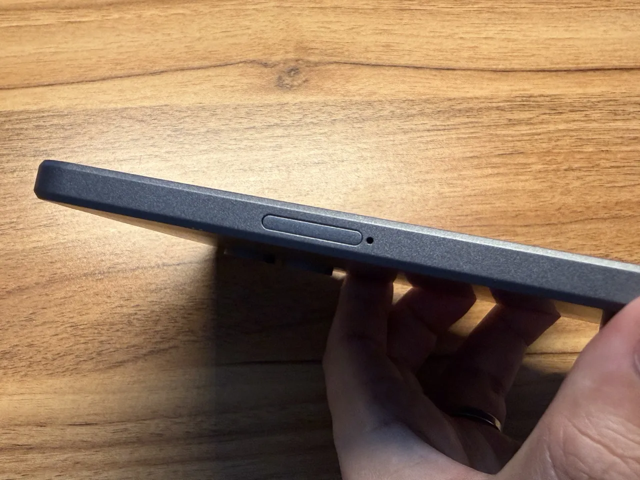 ALLDOCUBE iPlay 80 mini Proの左側面インターフェース
