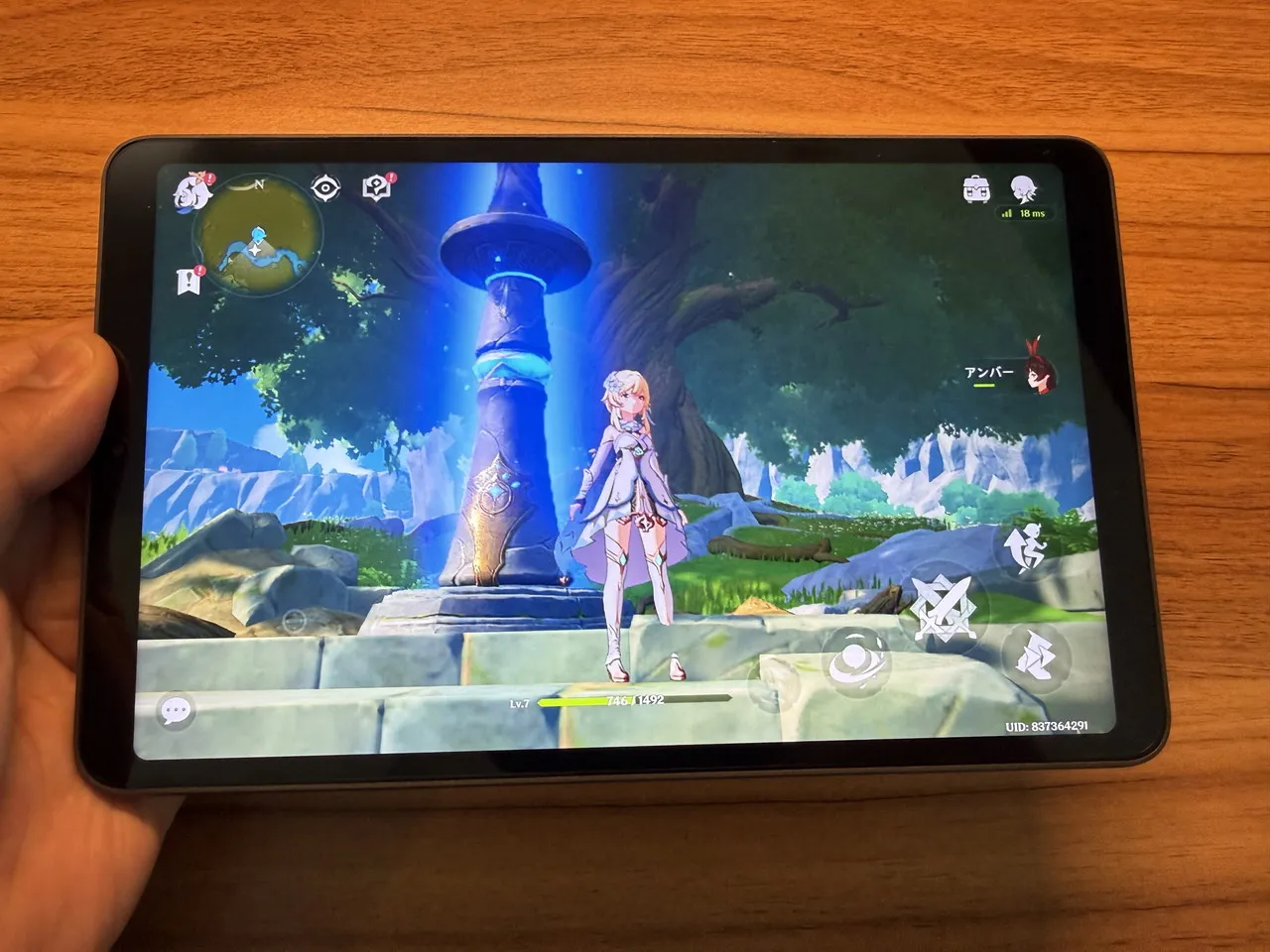 ALLDOCUBE iPlay 80 mini Proで原神をプレイしている
