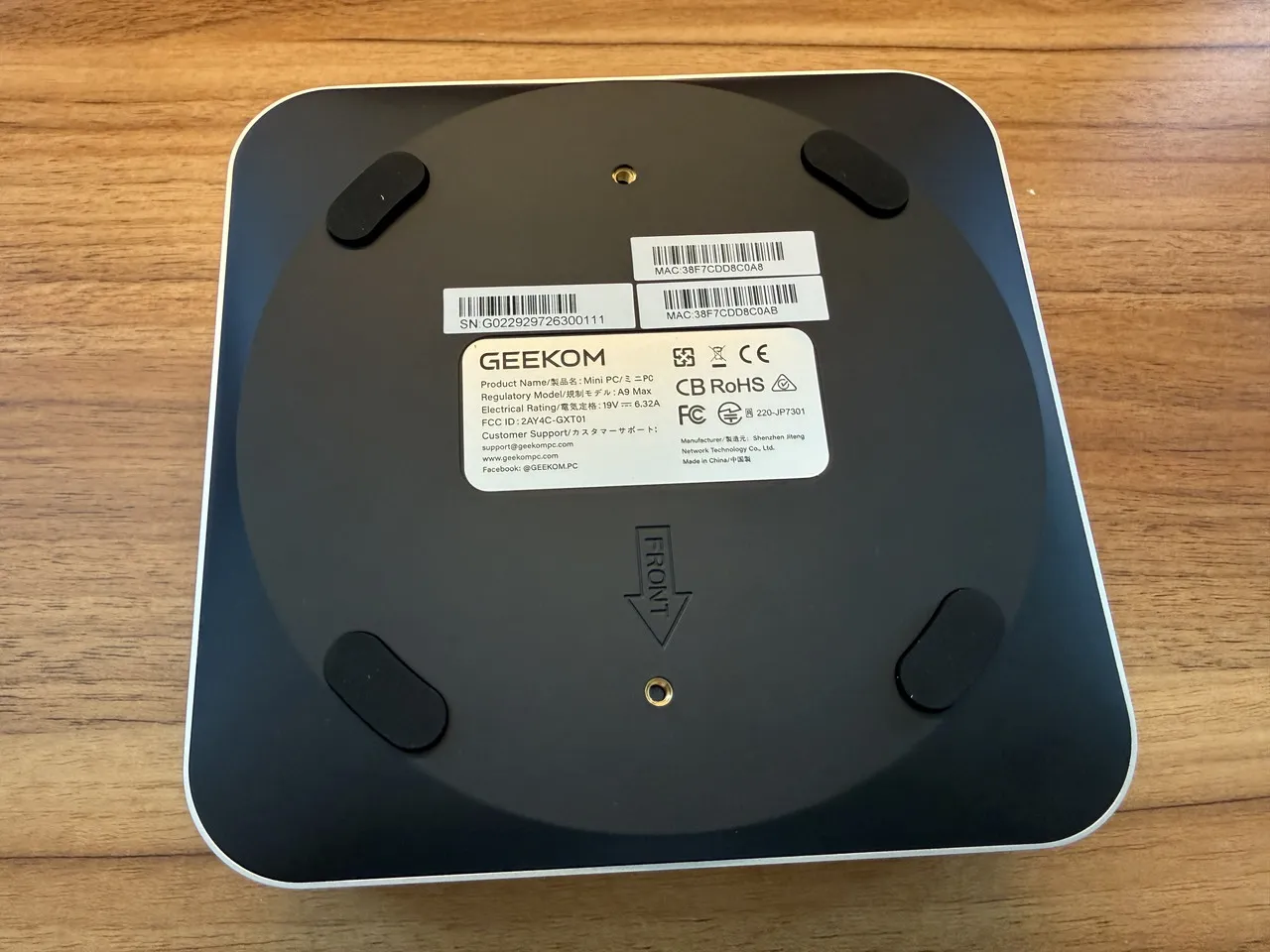 GEEKOM A9 MAX 2026の底部