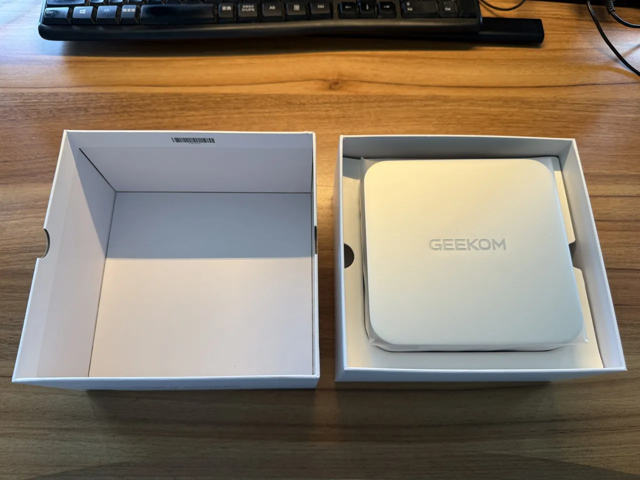 GEEKOM A9 MAX 2026の箱を開けた