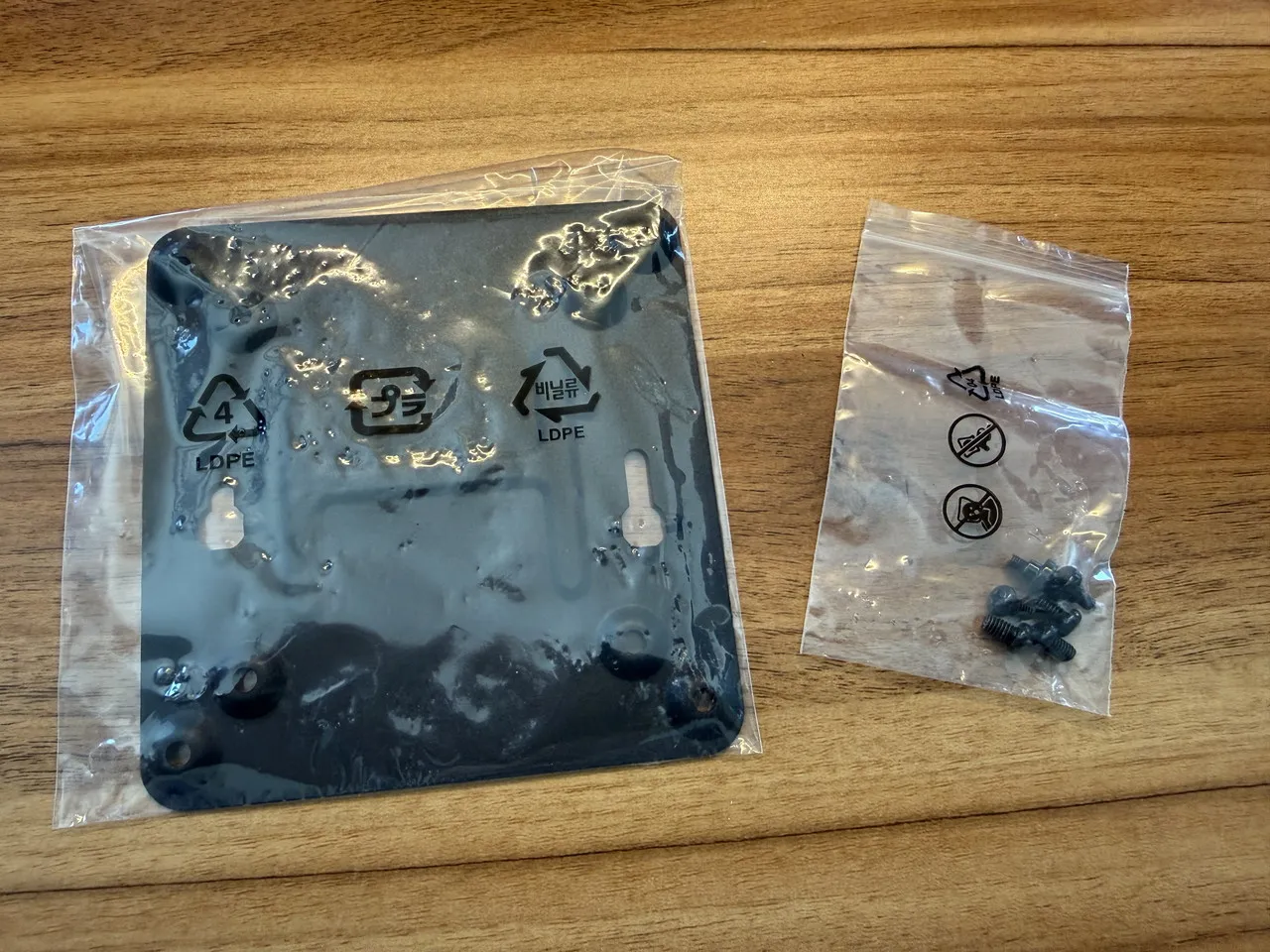 GEEKOM A9 MAX 2026のVESAマウント&金具