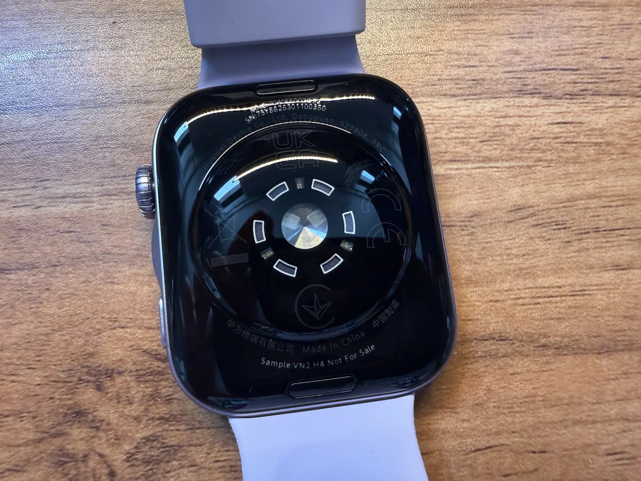 HUAWEI WATCH FIT 5の裏面