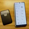 InnAIO TransNoteとスマホを並べている