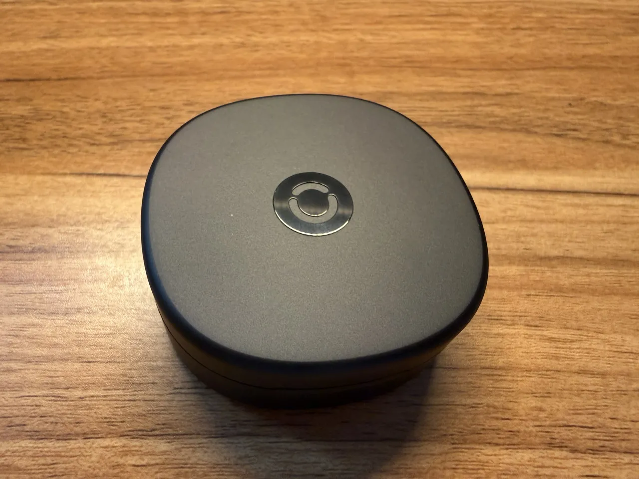 RingConn Gen 3の充電ケース外観(上部)